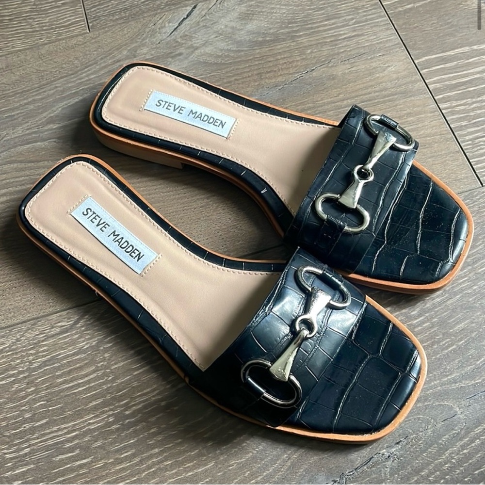 Steve Madden Black Horsebit Chain Sandals